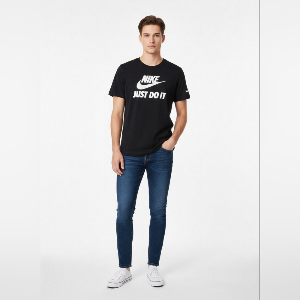 Nike Men's Black Tee with 'Just Do It' Slogan